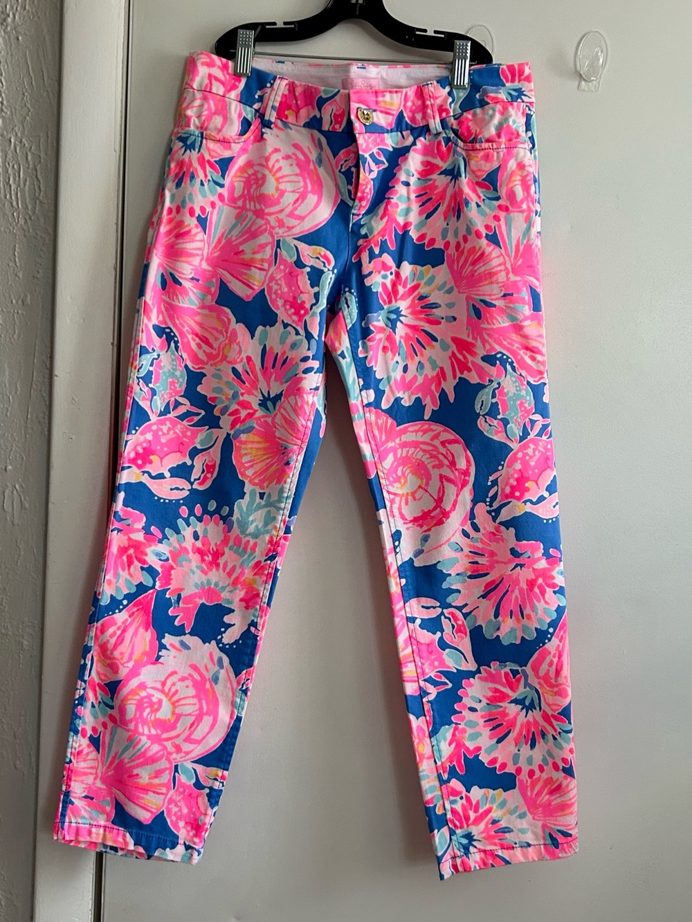 Lilly Pulitzer Pink & Blue Floral Cropped Pants